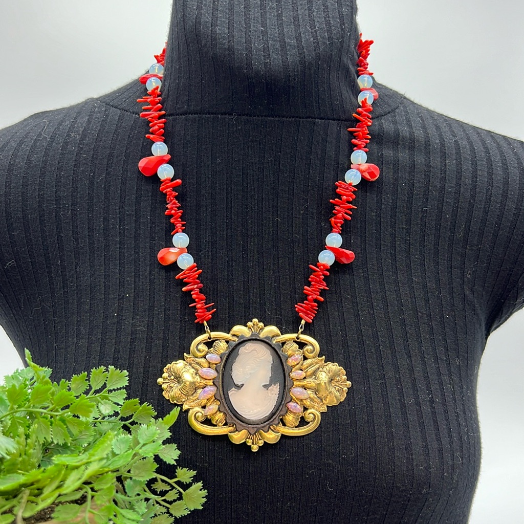 Adorned Crown Jewelry Cameo Art Nouveau Opal Coral Moonstone Necklace 47$